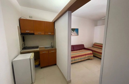 Peschici Apartment | Apartment 'Maritalia 8' with Private Terrace, Private Garden and Air Conditioning