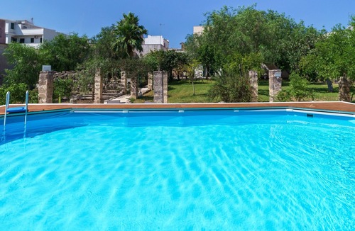 Specchia Villa | Apartment 'Masseria De Donno - Melograno' with Shared Pool, Wi-Fi and Air Conditioning