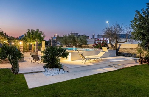 Specchia Villa | Apartment 'Masseria De Donno - Melograno' with Shared Pool, Wi-Fi and Air Conditioning