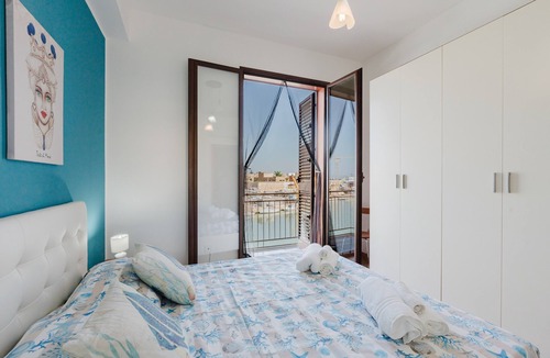 Mazara del Vallo Apartment | Apartment 'Mazarassai' with Sea View, Wi-Fi and Air Conditioning