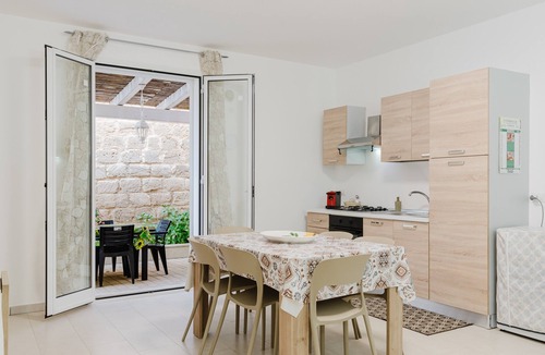 Balestrate Apartment | Apartment 'Mea' with Sea View, Wi-Fi and Air Conditioning