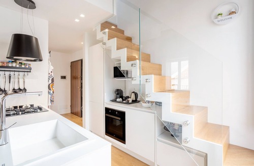 Albergheria Apartment | Apartment 'Melo' with Balcony, Wi-Fi and Air Conditioning