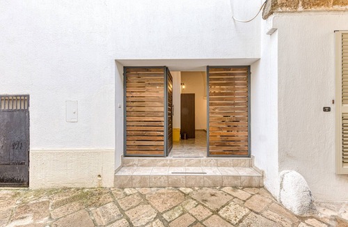 Presicce Apartment | Apartment 'Mia' with Shared Terrace and Air Conditioning