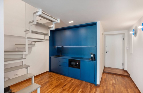 Santa Lucia Apartment | Apartment 'Moderno Appartamento Vista Mare' with Sea View, Wi-Fi and Air Conditioning