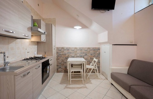Gragnano Apartment | Apartment 'Monolocale Standard In Agriturismo' with Mountain View, Shared Garden and Wi-Fi