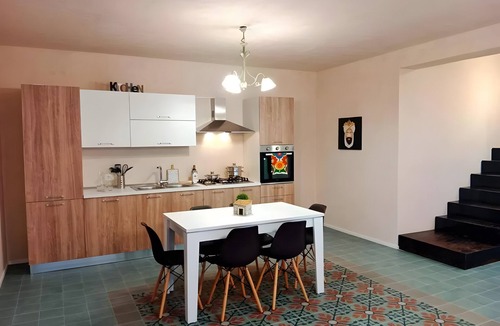 Vittoria Apartment | Apartment 'N8' with Shared Pool, Balcony and Air Conditioning
