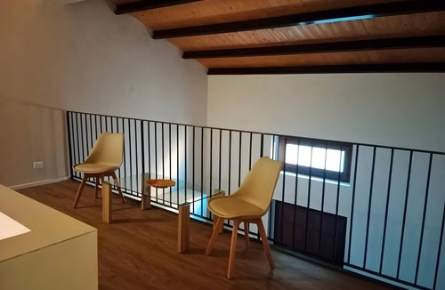 Vittoria Apartment | Apartment 'N8' with Shared Pool, Balcony and Air Conditioning