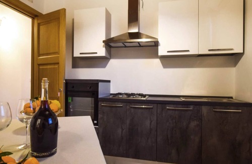 Gaggi Apartment | Apartment near Mount Etna with Hot Tub