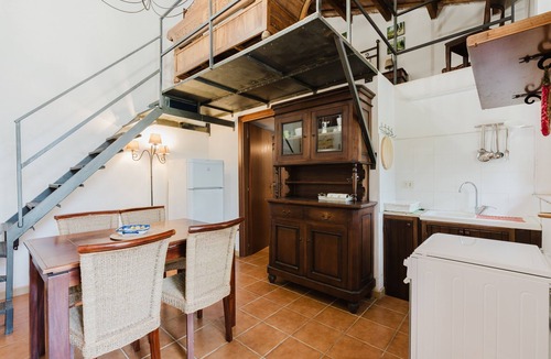 Custonaci Apartment | Apartment 'Nespolo' with Private Garden, Wi-Fi and Air Conditioning