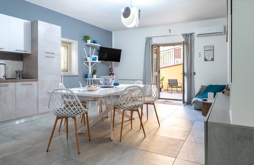 Agrigento Apartment | Apartment 'Oasi Giardinello' with Wi-Fi and Air Conditioning