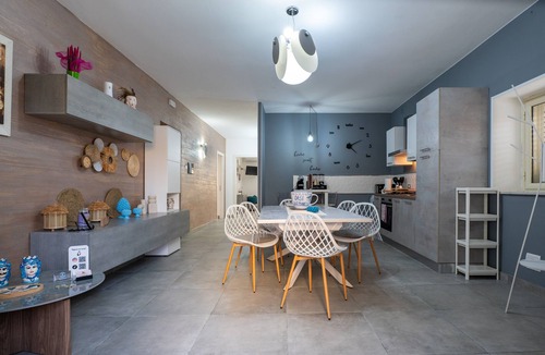 Agrigento Apartment | Apartment 'Oasi Giardinello' with Wi-Fi and Air Conditioning