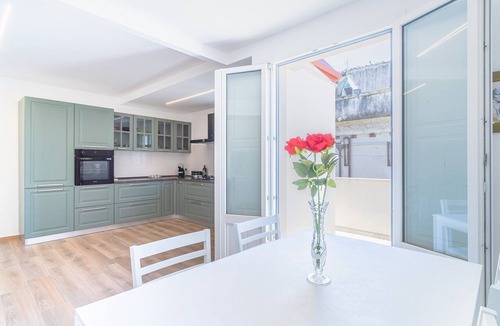 Ragusa Apartment | Apartment 'Ognissanti' with Private Terrace, Wi-Fi and Air Conditioning