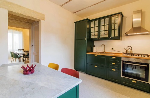 Giuggianello Apartment | Apartment 'Oikia Giuggianello Le Bey Fausta' in Puglia with Wi-Fi and Shared Garden