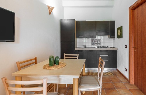 Arenella Apartment | Apartment 'Pathos Retreat Zagara' with Shared Pool, Wi-Fi and Air Conditioning