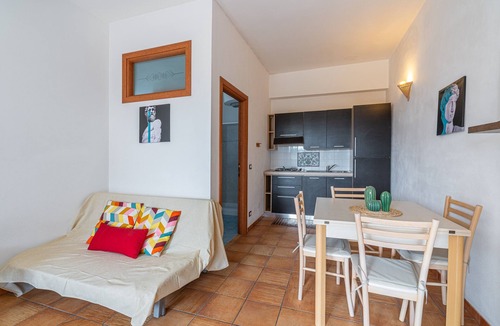 Arenella Apartment | Apartment 'Pathos Retreat Lavanda' with Shared Pool, Wi-Fi and Air Conditioning
