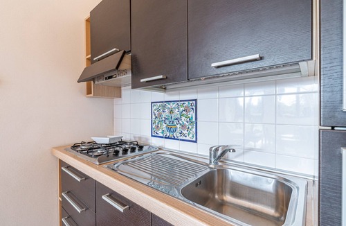 Arenella Apartment | Apartment 'Pathos Retreat Lavanda' with Shared Pool, Wi-Fi and Air Conditioning