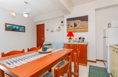 Fondachello Apartment | Apartment 'Petite Maison' with Shared Garden, Wi-Fi and Air Conditioning