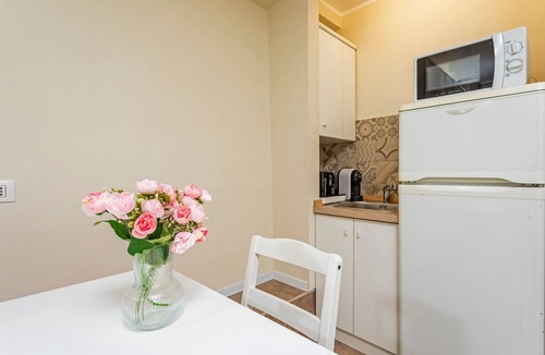 Aci Sant'Antonio Apartment | Apartment 'Pètra Janca' with Mountain View, Private Terrace and Air Conditioning