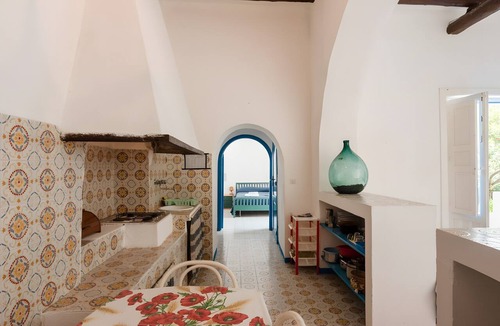 Lingua Apartment | Apartment 'Quadara - Il Palmento' with Sea View, Private Terrace, and Shared Garden