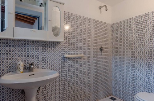 Lingua Apartment | Apartment 'Quadara - Sul Rifugio' with Sea View, Private Terrace and Shared Garden