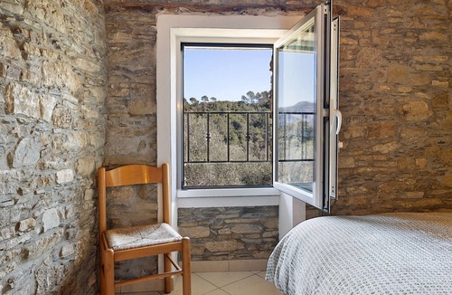 Stellanello Apartment | Apartment 'Ramma La Taggiasca' with Mountain View & Balcony