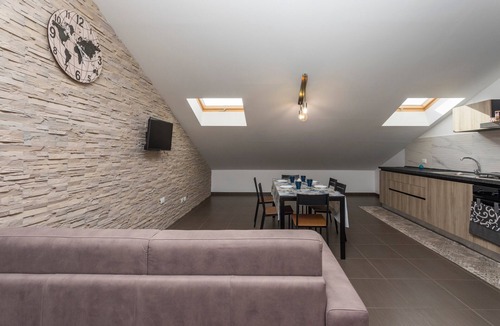 Fiumefreddo di Sicilia Apartment | Apartment 'Sophia' with Mountain View, Shared Terrace and Air Conditioning