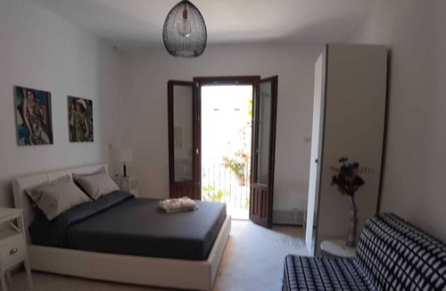 Scicli Apartment | Apartment 'Scicli' Suite close to the Sea with Balcony & Wi-Fi