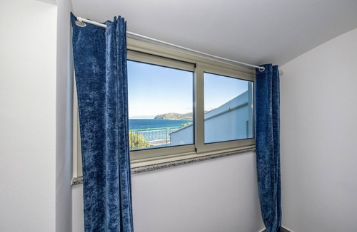 Patti Apartment | Apartment 'Seaview' with Sea View, Wi-Fi and Air Conditioning