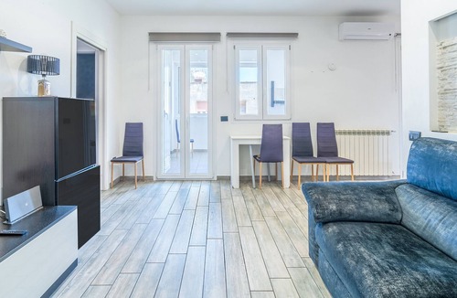 Tiche Apartment | Apartment 'Syria Luxury Apartment' with Private Terrace, Wi-Fi and Air Conditioning