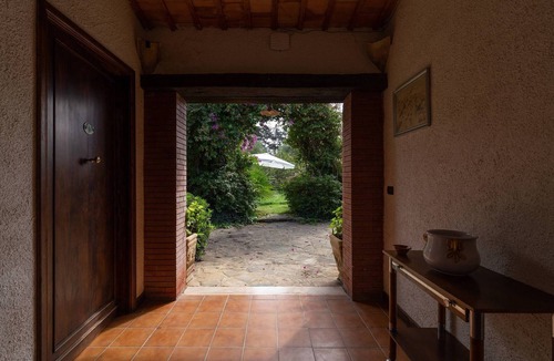 Porticalazzo Apartment | Apartment 'Tenuta Donna Vittoria Mandarino' with Mountain View, Wi-Fi and Air Conditioning