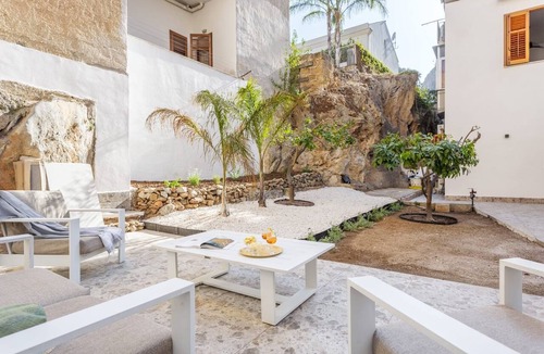 Palermo Apartment | Apartment 'Travel Rooms-Arenella Piano Terra 2' with Mountain View, Wi-Fi and Air Conditioning