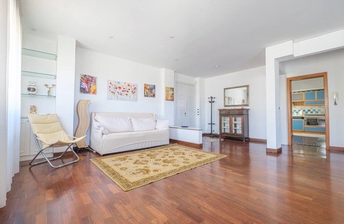 Reggio Calabria Apartment | Apartment 'Treviso 4' with Balcony and Air Conditioning