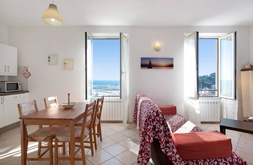 Varazze Apartment | Apartment "Trilocale in Villa Vista Mare Apt 3" with Sea View