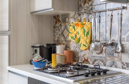 Ragusa Apartment | Apartment 'Ulivo' with Shared Terrace, Wi-Fi and Air Conditioning