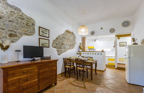 Piraino Apartment | Apartment 'Ulivo' with Mountain View, Wi-Fi and Air Conditioning