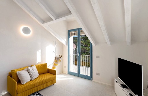 Andora Apartment | Apartment 'Verde Mare' with Sea View, Private Terrace and Wi-Fi
