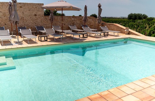 Vittoria Apartment | Apartment 'Vigna Di Pettineo - N9' with Shared Pool, Private Terrace and Air Conditioning