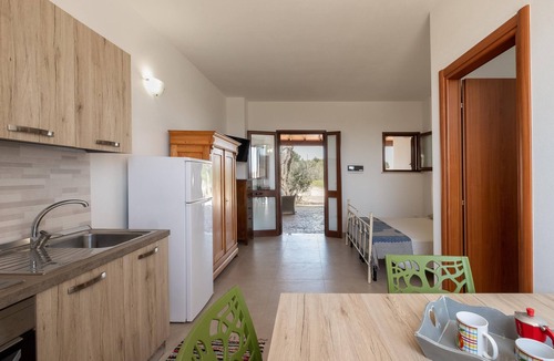 Uggiano la Chiesa Apartment | Apartment 'Villa Maddalena - Monolocale 1' close to the Sea with Garden & Wi-Fi