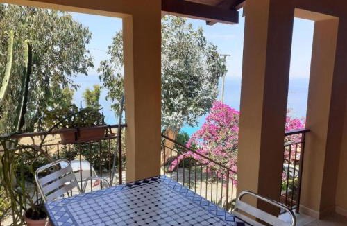 Marina di Zambrone Apartment | Apartment Villa Panorama Wohnung in privater Villa by Interhome