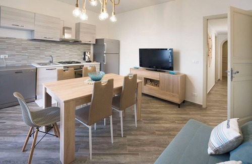Santa Flavia Apartment | Apartment with seafront terrace (Kafara Beach)
