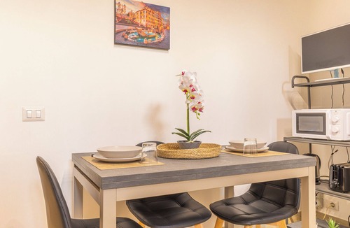 Zona XV Torre Maura Apartment | Apartment with terrace 'Le Rondini' just 15 minutes from San Giovanni."