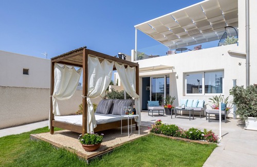 Marina di Ragusa Apartment | Apartment with View on swimming pool, Wi-Fi and Air Conditioning