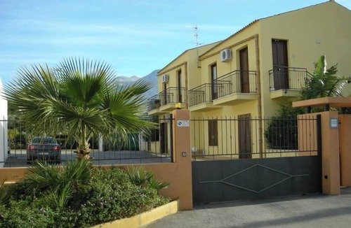 Castelluzzo Apartment | apartments/flats - 3 rooms - 4/6 persons