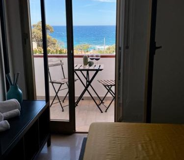 Fontane Bianche Apartment | Appartamenti In Villa Polluce a 2 min dal mare WiFi e parcheggio