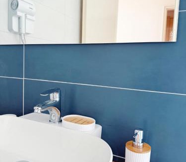 Casuzze Apartment | Appartamento Fronte Mare con Ampio Terrazzo - Privitera