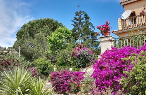 Caltanissetta Apartment | Appartamento in villa