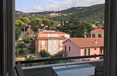 Borgio Verezzi Apartment | Appartamento Panoramico, Terzo e Ultimo Piano con Ascensore, Mare a Pochi Passi