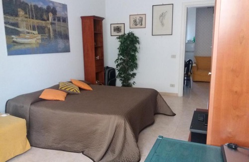 San Giovanni Apartment | Appartamento per Turisti metro Furio Camillo