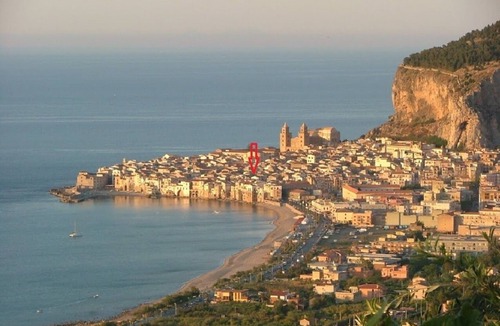 Old Town Apartment | Appartamento “ TE & ME ” si trova nel cuore di Cefalù.
