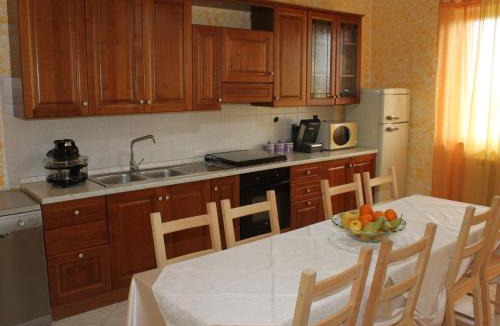 Santa Venerina Apartment | Apt Villa for families